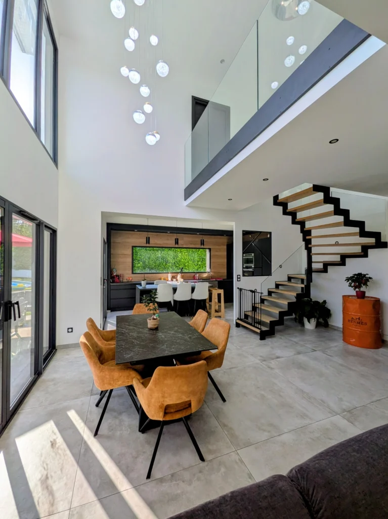 Maison contemporaine à Saint-Maurice-de-Gourdans — Fionna & Stéphane